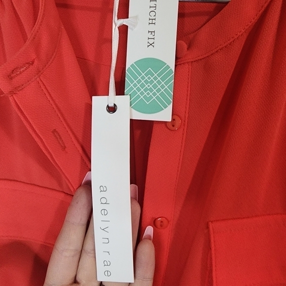 NWT Adelyn Rae Red Wilma Crepe Roll Tab Sleeve Lightweight Women Small Romper - Picture 5 of 15